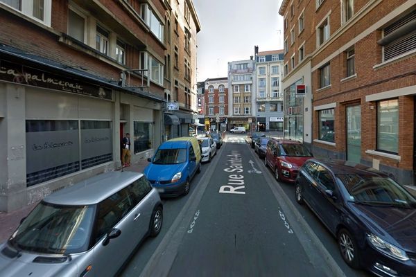 La victime pourchassée a tenté de se réfugier dans un bar de la rue Saint-Anne, non loin de la gare Lille-Flandres.