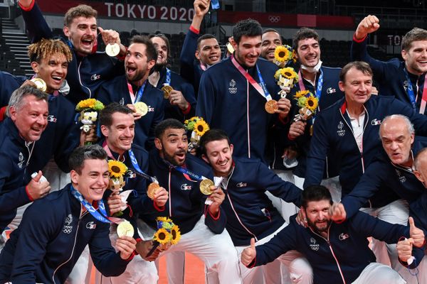 L'Equipe de France après sa victoire en finale aux JO de Tokyo, le 7 août 2021.