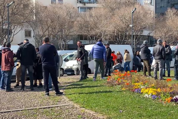 Les forains bloquent le Rond-Point du Prado à Marseille dans le 8e.