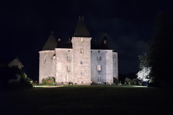 Le château de Brie, à Champagnac-la-Rivière (Haute-Vienne).