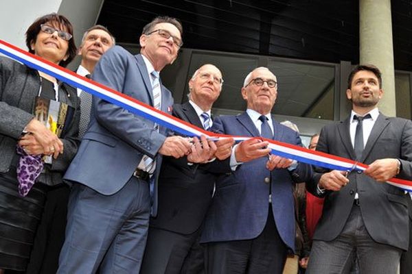 Ludovic Mouly (à droite) en compagnie notamment de Martin Malvy et du maire PS de Rodez Christian Teyssèdre.