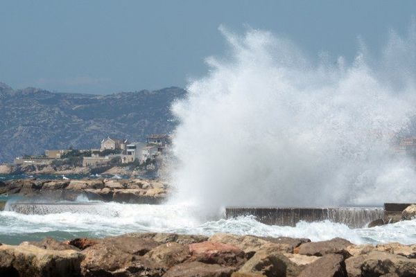 Des vagues sont attendues ce dimanche matin dans le Var.