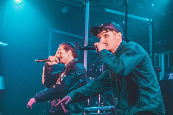 Sylvain Fadel alias S'Fad, un rappeur caennais de 28 ans, s'est incrusté sur scène lors d'un concert de Médine à Caen. Un culot qui lui vaut d'être remarqué par l'artiste havrais. Dans quelques jours, il va faire sa première partie.