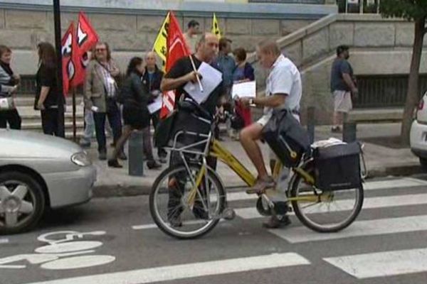 La CGT, FO et Sud sont à l'origine de cette grève à La Poste dans l'Aude et les Pyrénées-Orientales - 29 septembre 2015