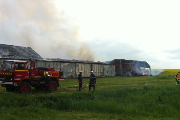 Incendie de hangars agricoles à Valençay dans l'Indre. 