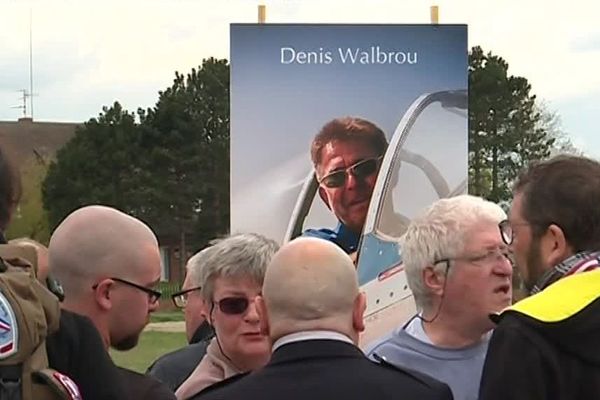 L'hommage a réuni de nombreux riverains autour d'une minute de silence