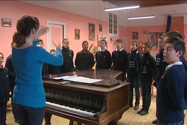 La manécanterie des "Petits Chanteurs à la croix de bois" donne chaque année des concerts dans le monde entier.