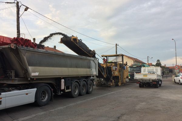 Les travaux sur la RL141 à Roumazières-Loubert en Charente sur l'axe Angoulême-Limoges.