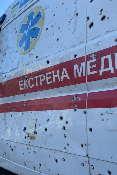 L'ambulance a été prise pour cible par l'armée Russe.