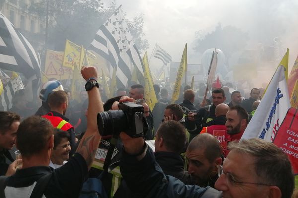 Les sapeurs-pompiers d'Auvergne ont manifesté à Paris le 15 octobre.