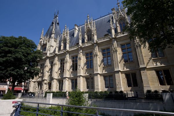 La cour d’assises des mineurs de Seine-Maritime a rendu son verdict concernant les violences extrêmes commises dans un foyer près de Neufchâtel-en-Bray en 2022.