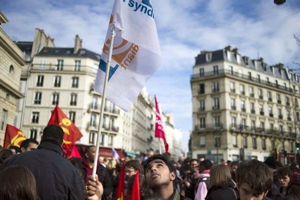 Un militant de l'UNEF lors de la manifestation à Paris contre la réforme des retraites en octobre 2010