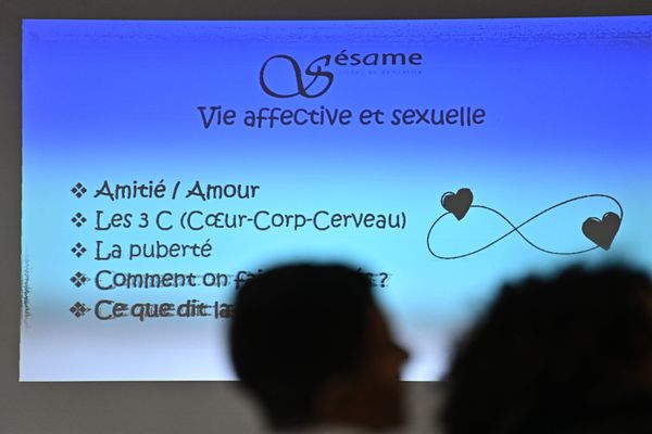 Cours d'éducation à la sexualité : Polémique à l'académie de Normandie après le retrait de contenus éducatifs en ligne