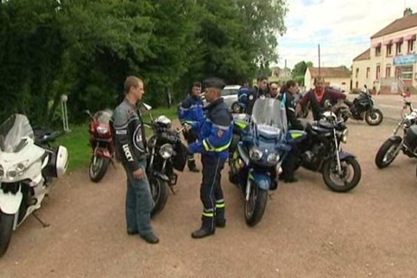 L'action "1motard = 1 parrain" permet de fournir une formation approfondie et suivie des nouveaux motards pendant 3 ans