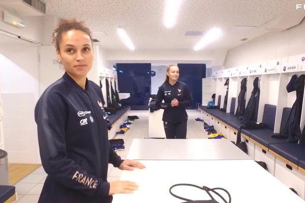 Ella Palis qui a évolué au club de Verson, près de Caen, toute son enfance, fait ce soir son entrée chez les Bleues au Stade d'Ornano, un grand moment pour elle : professionnel et personnel