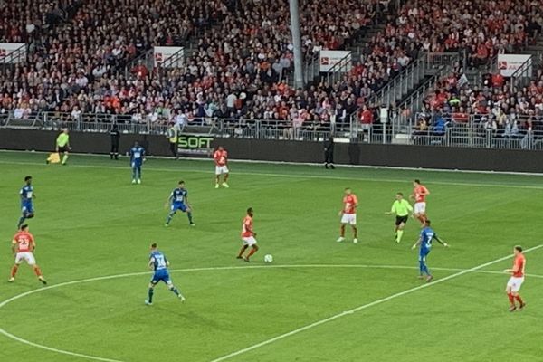 Le Stade Rennais et le Stade Brestois s'opposent au stade Francis le Blé 