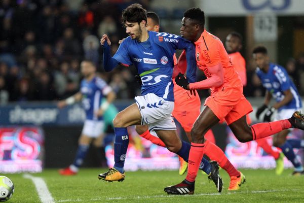 Martin Terrier, prêté par le LOSC, porte le maillot de Strasbourg depuis le début de la saison.