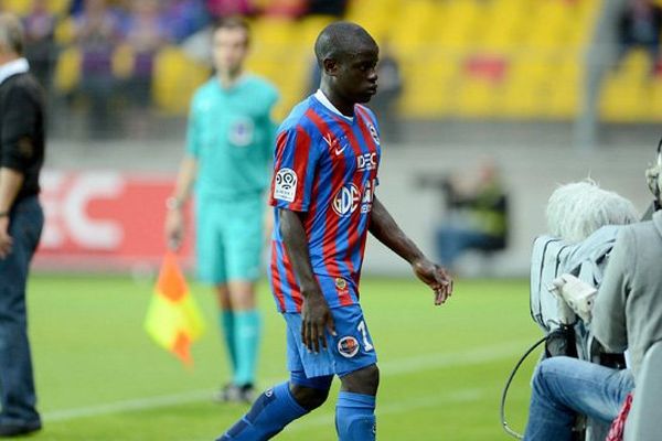 Coup dur pour le Stade Malherbe: l'exclusion de Ngolo Kanté à la première demi-heure de jeu.