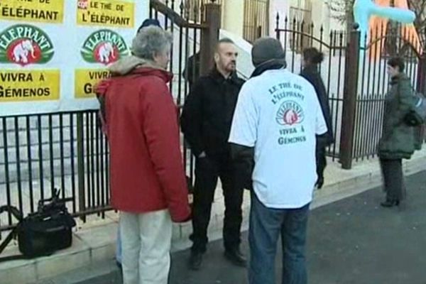 Les salariés de fralib devant la cour d'appel d'Aix-en-Provence mardi 29 janvier 2013