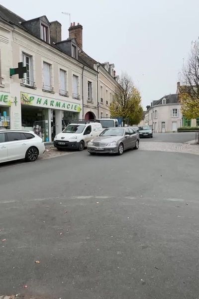 La Pharmacie du Château à Valençay fermée depuis la mise en examen de deux professionnels de santé.