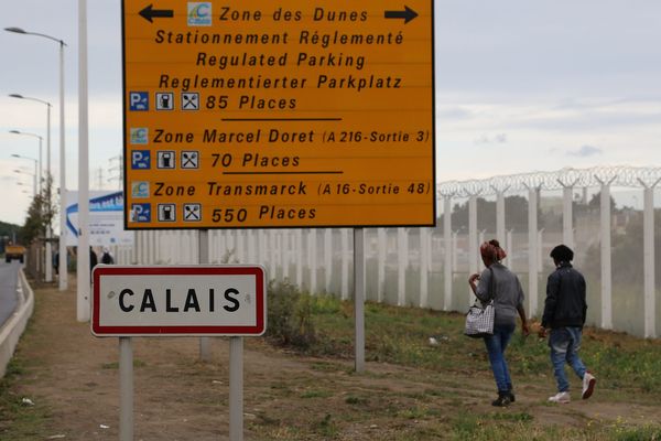 Pour Bernard Cazeneuve, l'ouverture de la frontière avec la Grande-Bretagne créerait un nouvel afflux de migrants.