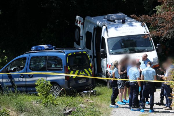 Découverte de 2 corps dans une habitation de Saint-Marcel les Sauzet