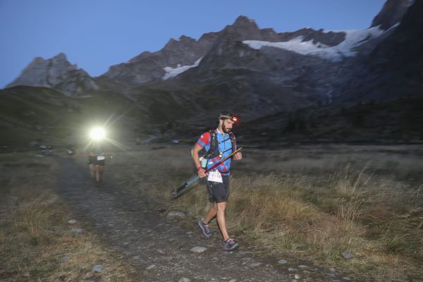 L'UTMB (Ultra Trail du Mont Blanc) qui partira fin août de Chamonix, fait partie des courses auxquelles les stagiaires d'été de Brides-les-Bains (73), rêvent de participer. Mais avant cela, il faut apprendre le BA-BA de l'entrainement aux courses d'endurance les plus dures du monde