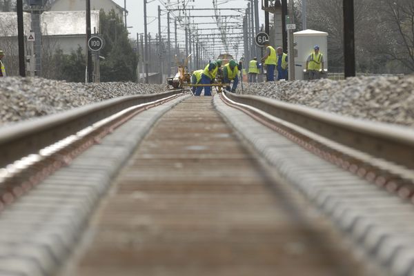 Lancement des aménagements ferroviaires au nord de Toulouse dans le cadre de la LGV et du grand projet ferroviaire du Sud-Ouest.