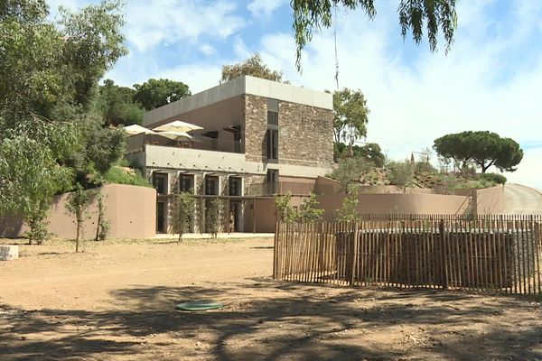 La Maison de la nature de de Cavalaire-sur-Mer propose des ateliers, des cobférences et des expositions.