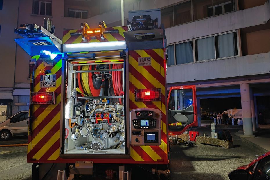 Toulouse : Un Feu D'appartement Lié à La Climatisation Maîtrisé Par Une ...