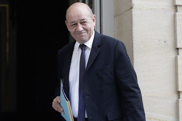 Jean-Yves Le Drian, ministre de la Défense, confirme des investissements "importants" à Brive.