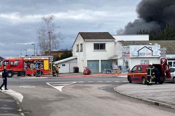 L'incendie s'est déclaré sur la zone d'activité de la Voivre à Epinal