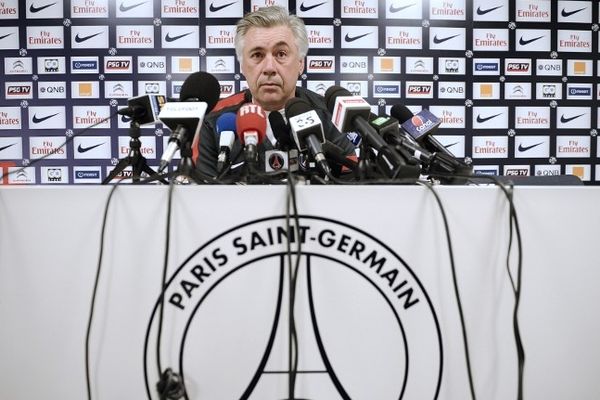 Carlo Ancelotti, entraîneur du PSG, en conférence de presse, ce samedi 5 janvier. 