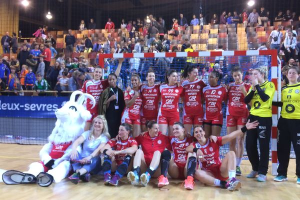 L'équipe de Celles-sur-Belle a fait un beau match face à l'un des poids-lourds du championnat de LFH, Issy-Paris. Défaite tout de même, 23 à 27.