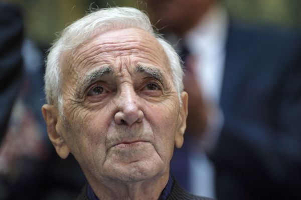 Charles Aznavour à la 157e vente des vins des Hospices de Beaune dimanche 19 novembre 2017.