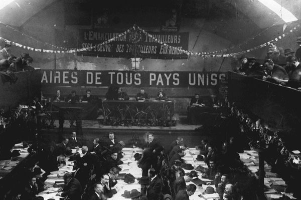 Débats lors du 18e congrès national de la SFIO à Tours, le 26 décembre 1920. 