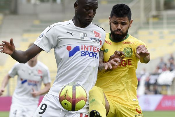 Sehrou Guirassy face à Lucas Lima, le 21 avril 2019 à la Beanjoire.