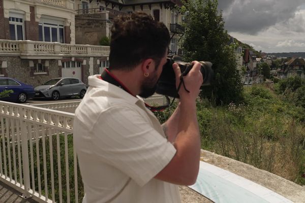 Steve Perchey, photographe de Trouville-sur-Mer (Calvados), a lancé une tombola pour faire gagner ses clichés au bénéfice des enfants hospitalisés au CHU de Caen.