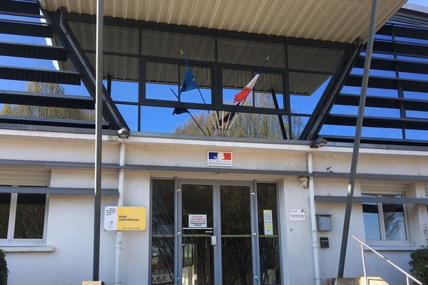 Le bâtiment administratif du lycée Pergaud où a eu lieu l'incident. 