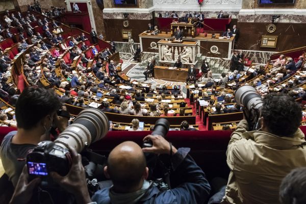 Sur les 331 députés qui ont voté la censure du gouvernement Barnier, 9 sont des élus bretons.