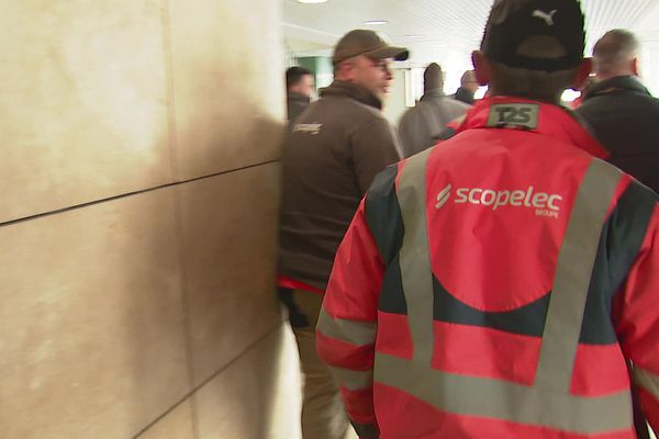 Setelen et Scopelec ont annoncé qu'elles entameraient "probablement" une "autre procédure" et que "les représentants du personnel disposent d'actions propres qu'ils mettront rapidement en oeuvre", sans donner plus de détails.