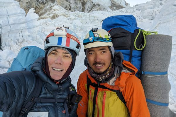 La Tourangelle Delphine Chaigneau, et son coéquipier Sajjan Ghale, ont atteint le toit du monde ce 21 mai 2024.