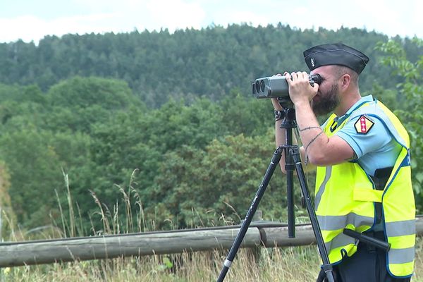 Contrôle routier à Dabo au Donon : les motards et les excès de vitesse dans le viseur des gendarmes pour le week-end du 15 août. 