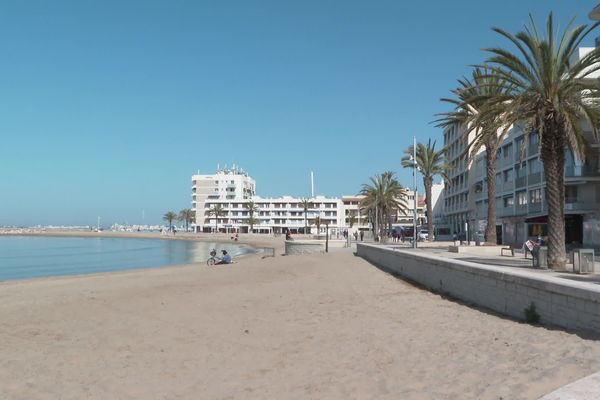 En bord de mer, de la côté rocheuse catalane aux plages gardoises, certains hôtels vont faire le plein pour le week-end de Pâques, mais dans bon nombre d'établissements, les clients annulent les réservations des vacances de printemps. 