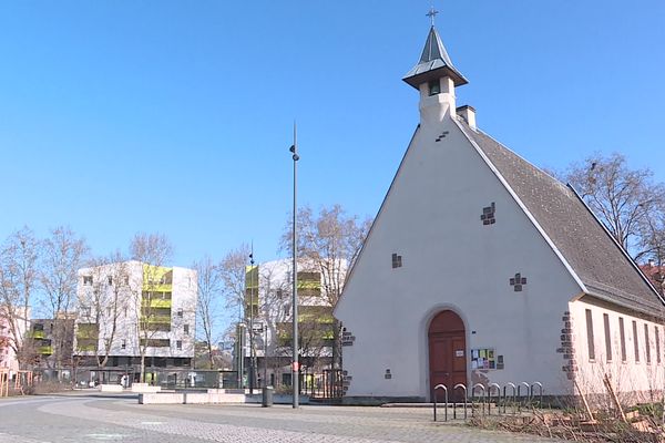 La chapelle de la rencontre au milieu du quartier du Port du Rhin