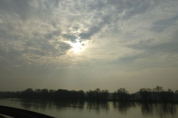 Un ciel gris en Centre-Val de Loire.