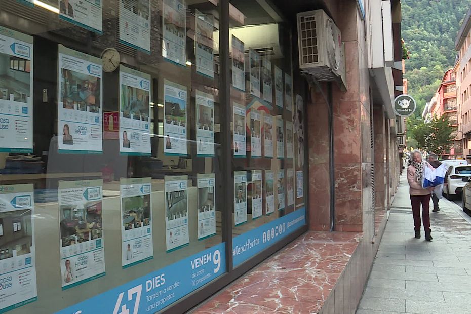 TESTIMONIOS.  “Una habitación compartida entre cuatro, por 2000€.”  Andorra se enfrenta a una crisis inmobiliaria sin precedentes