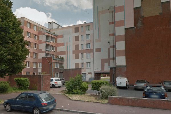 Le corps a été découvert dans un appartement du 25 Rue de la Guinguette, à Roubaix.