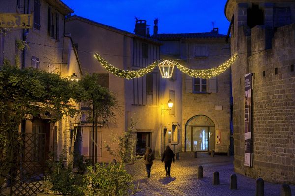 La cité médiévale de Carcassonne séduit de nombreux touristes pour les fêtes de fin d'année.