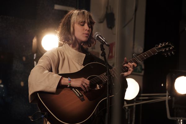 La chanteuse lyonnaise Pomme à l'occasion de l'enregistrement de l'émission #Studio3 diffusé en juin 2021 sur les antennes de France 3 Auvergne-Rhône-Alpes.